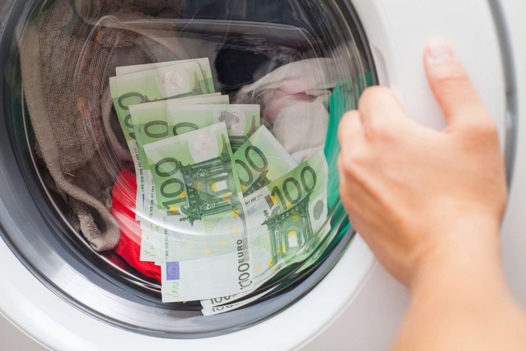 Understanding Endogenous Growth Theory: Key Concepts and Critiques