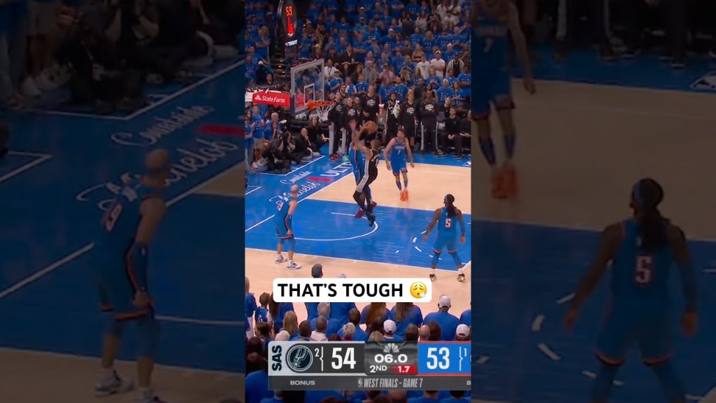 Wemby goes bank for the tough bucket 😮‍💨