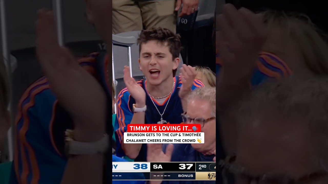 Brunson gets to the cup and Timothée Chalamet cheers him on enthusiastically 🏆