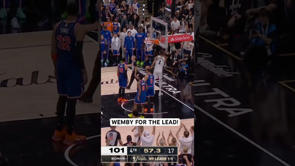 Wemby with the tough layup for the And 1!
