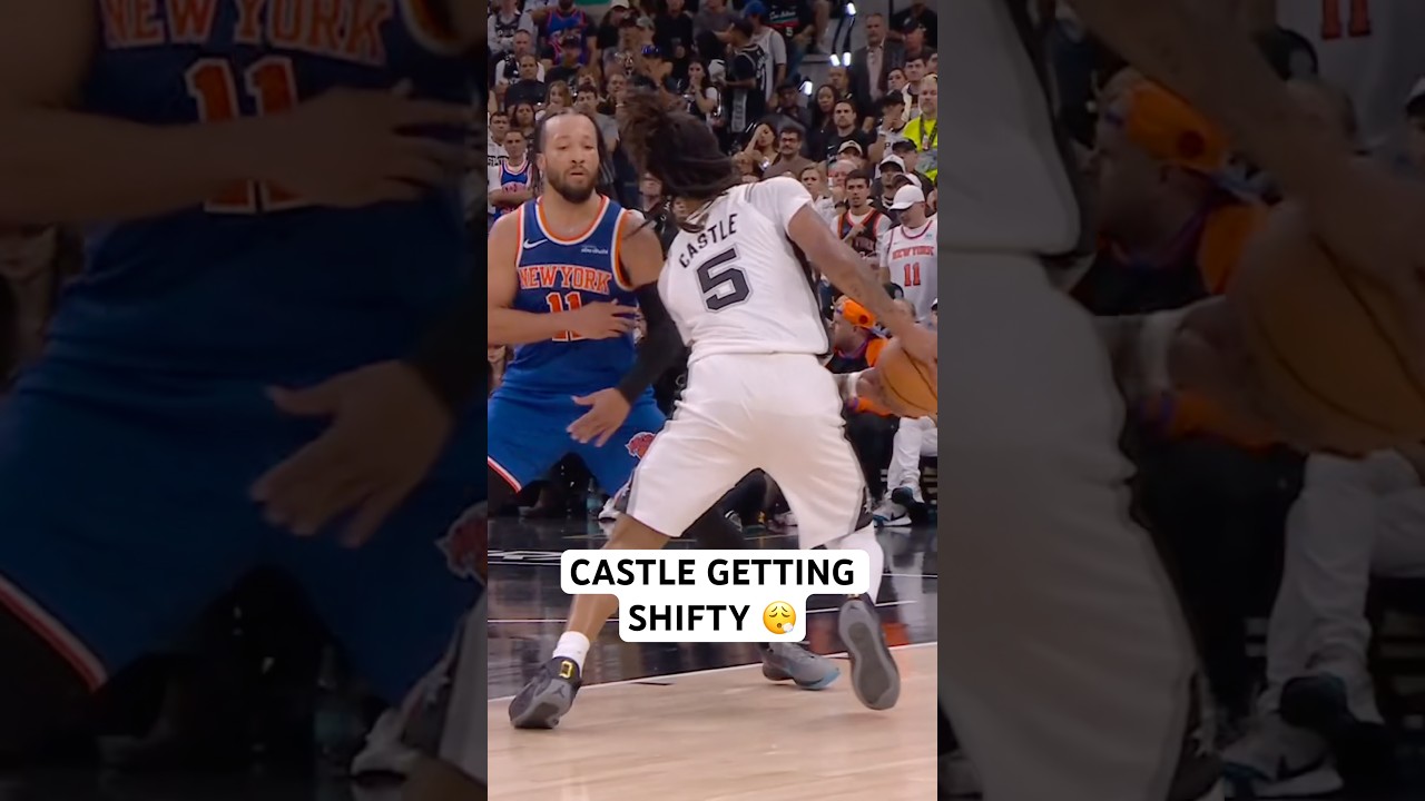 Stephon Castle gets shifty for the layup