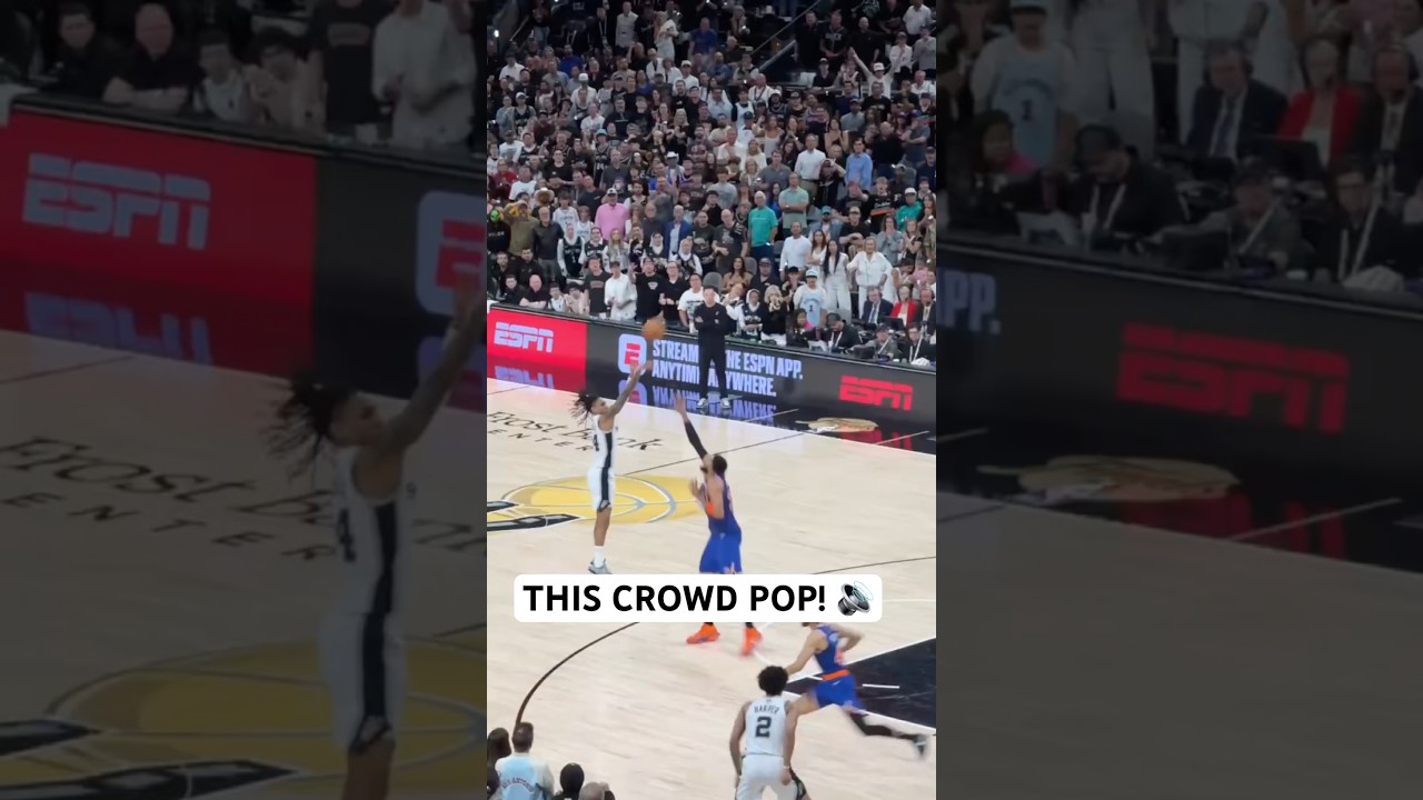 The Spurs crowd is back into it!