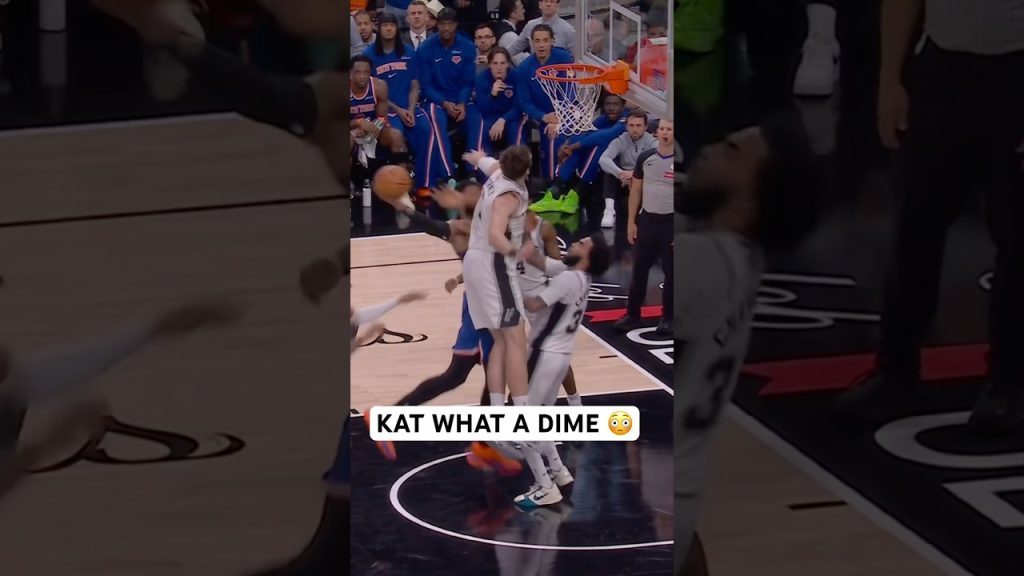 KAT with the dime to the corner around 3 players 👀