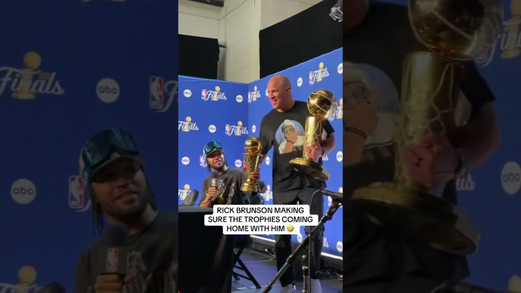 Rick Brunson crashing Jalen’s presser to take the trophies away 🤣
