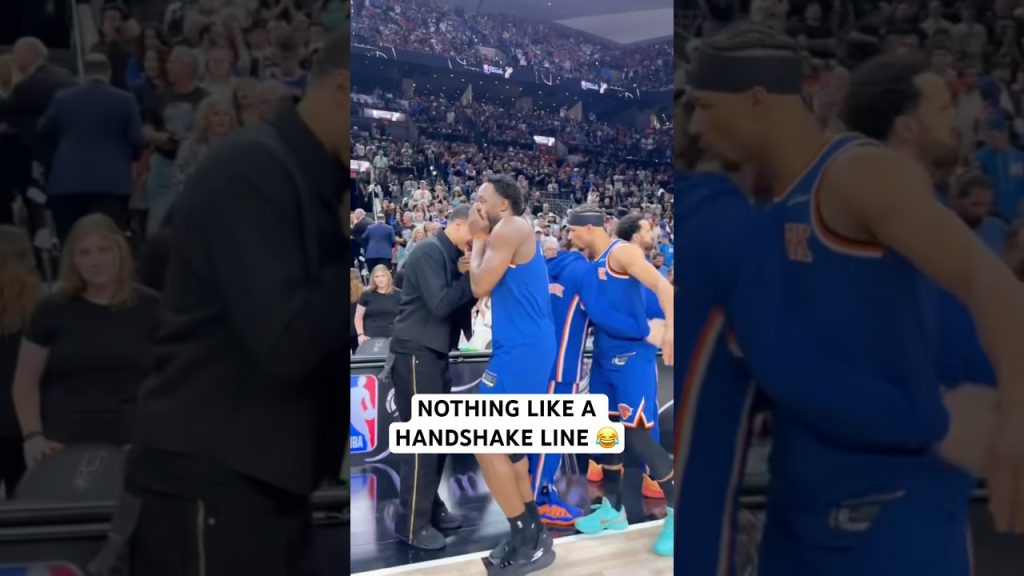 Some fun pre-game handshakes for the Knicks 🤝