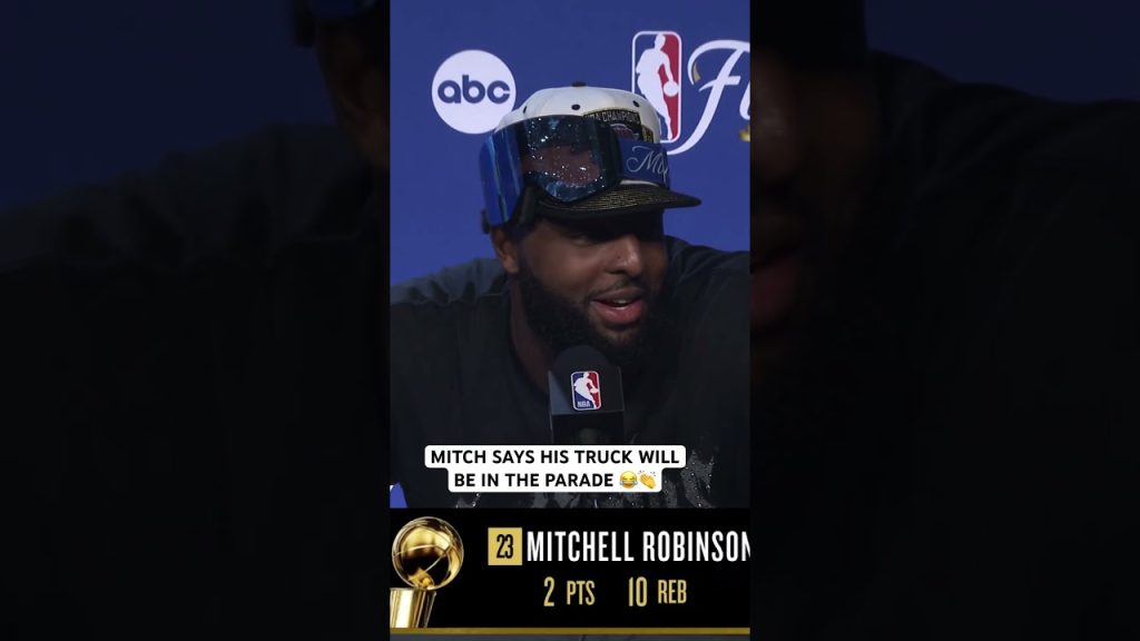 Mitchell ROBINSON’S famous truck will be in the Knicks championship parade 😂