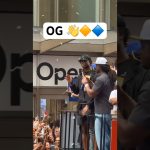 OG is so excited at the Knicks championship parade can’t you tell? 😅
