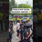 Jalen Brunson has arrived at the Knicks championship parade 🏆