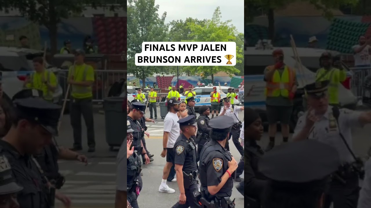 Jalen Brunson has arrived at the Knicks championship parade 🏆