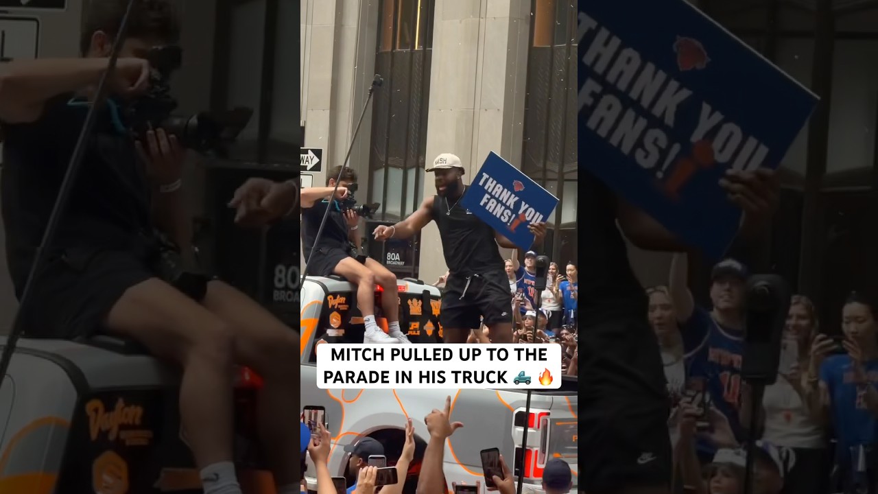 Mitchell Robinson rolling through the Knicks Championship Parade in style