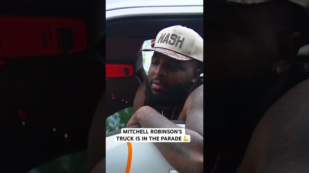 Mitchell Robinson is excited that his truck is in the Knicks championship parade 🏆
