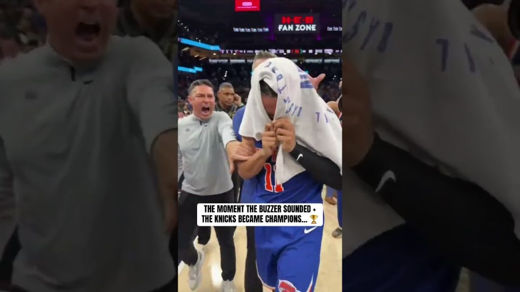 The scene on the court as the buzzer sounded on the Knicks Championship! 🚨