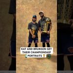 Brunson and KAT get to take their championship portraits 🏆