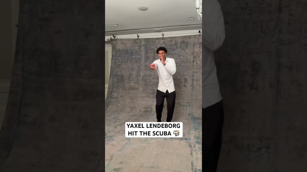 You know Yaxel Lendeborg had to hit the scuba 🤿