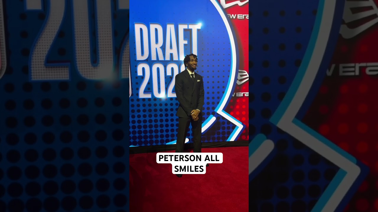 Darryn Peterson all smiles on the red carpet