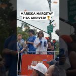 Mariska Hargitay is having a time at the Knicks championship parade 😅🏆