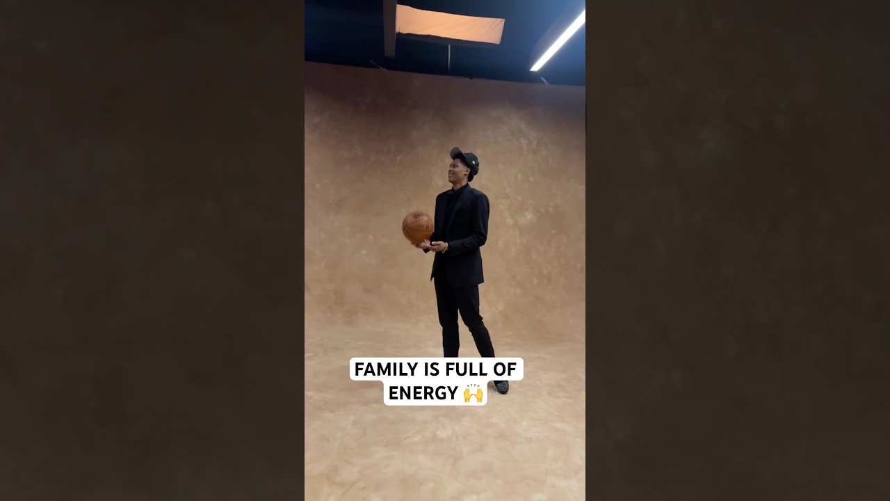 Meleek Thomas’ family cheers him on from down the hall