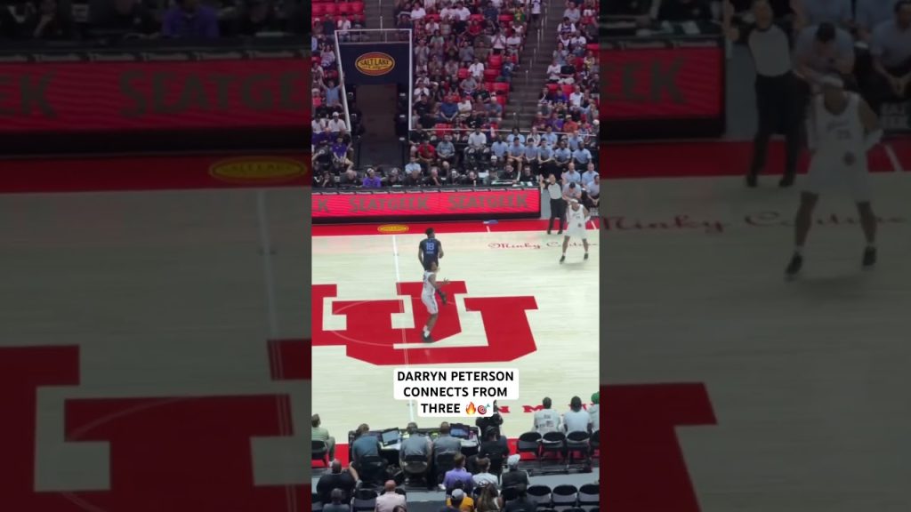 Darryn Peterson hits a step back three