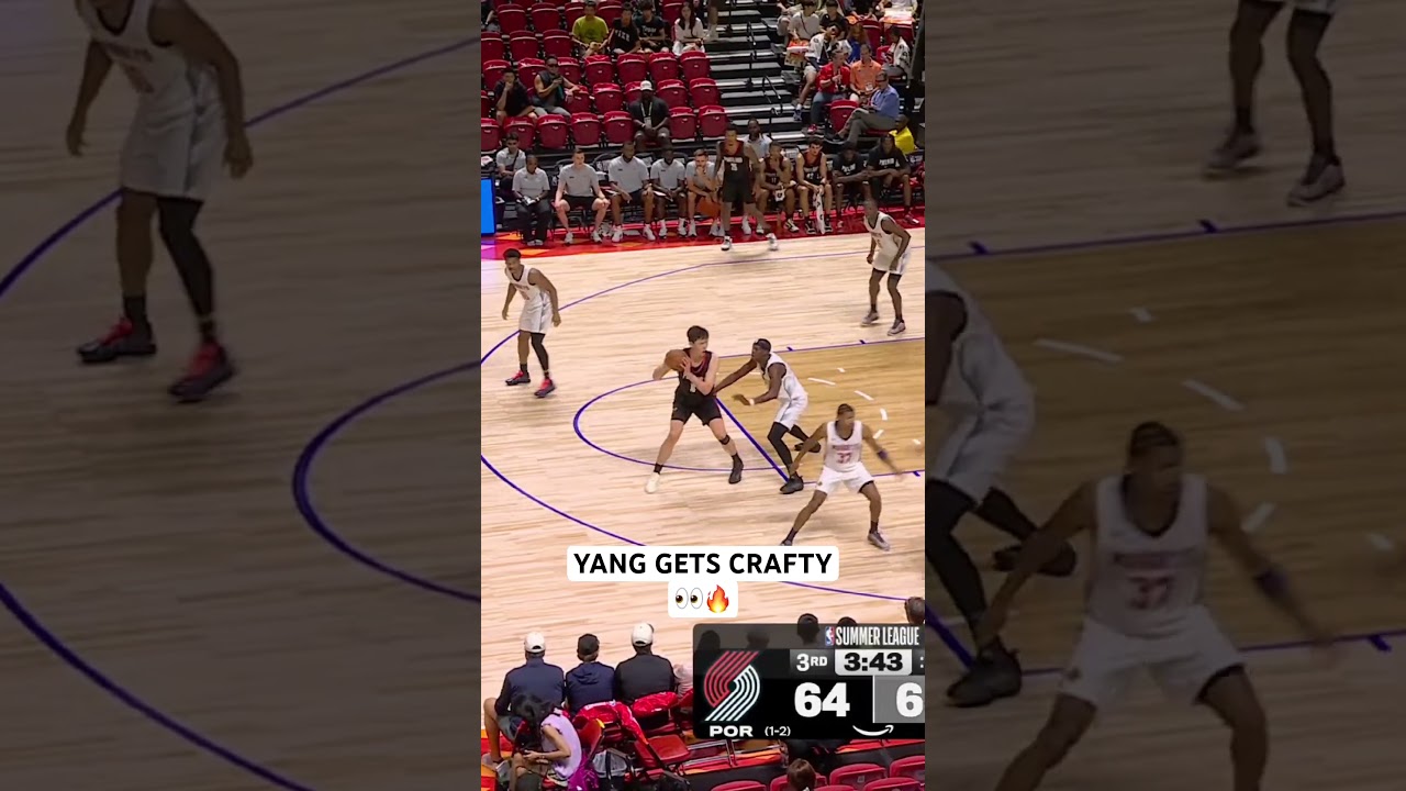 Yang Hansen showing off the footwork in the 3Q with a pair of spinning post moves to score