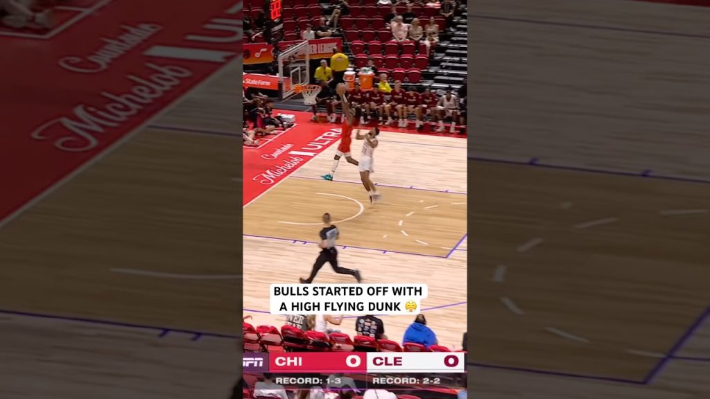 Back to back dunks to open the game 💪