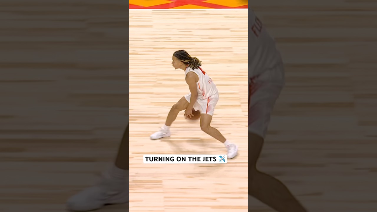 Kingston Flemings gets shifty and gets to the basket 😮‍💨