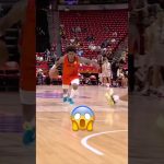 Jaylin Sellers having a one man dunk contest
