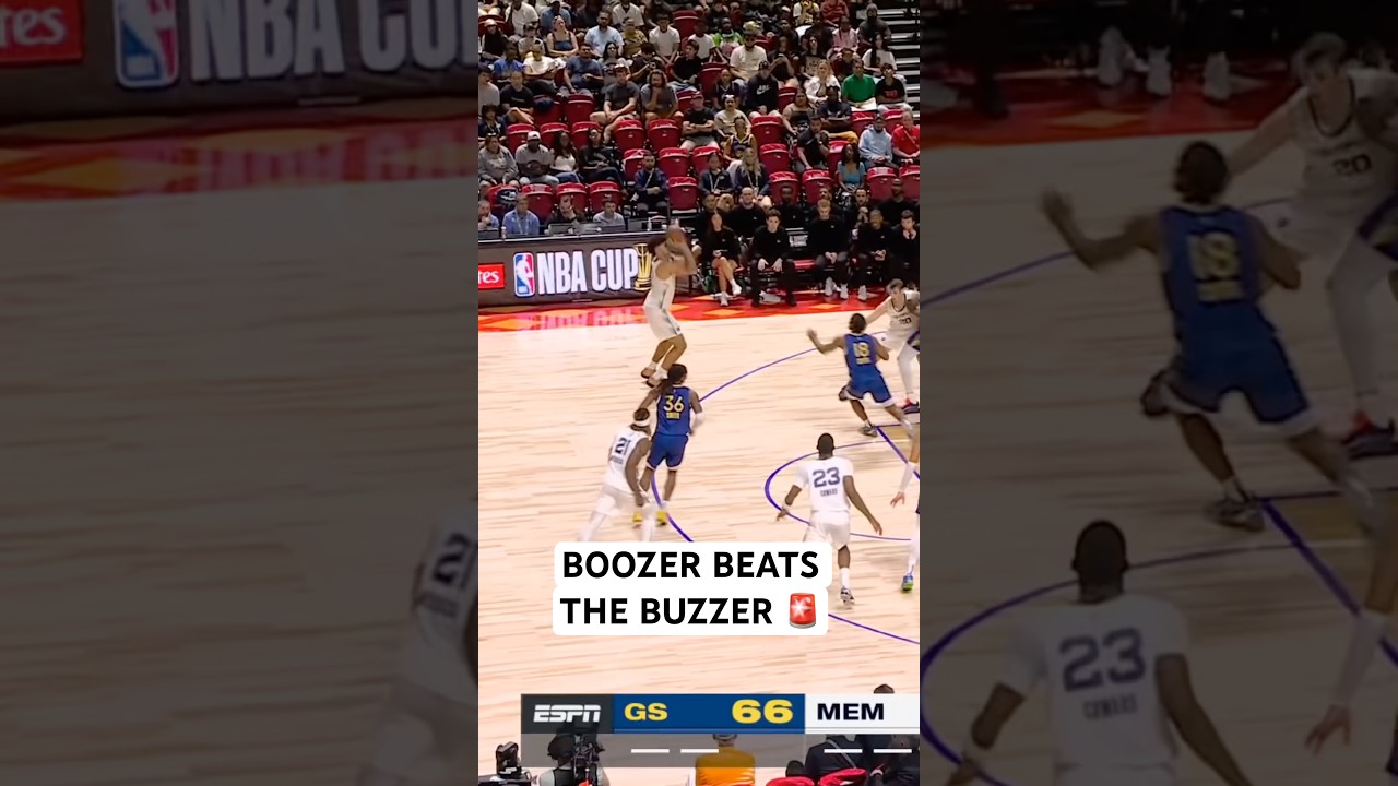 Cam Boozer beats the 3Q buzzer 🚨